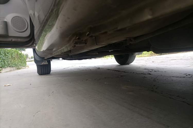 Used BAIC Weiwang M20 2014 1.5L Basic Version DAM15DL Left Side Sill