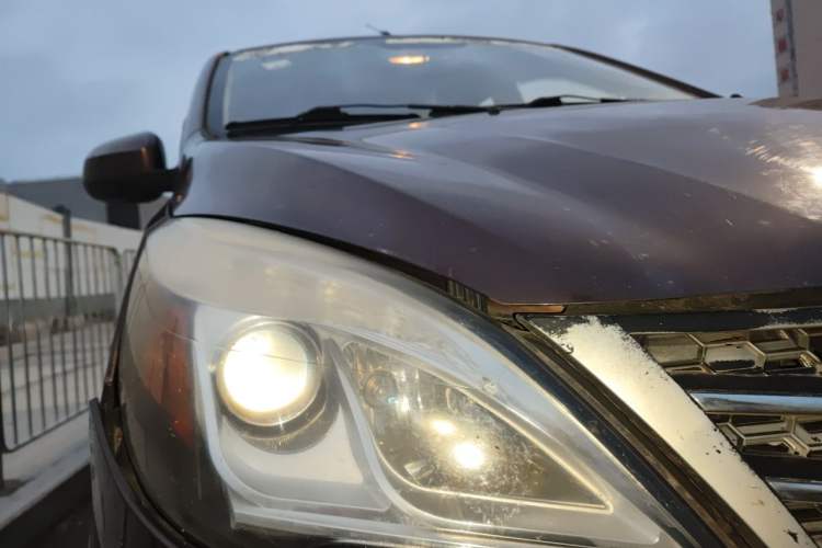 Used BAIC Weiwang M20 2014 1.5L practical type BJ415A Right Front Headlight