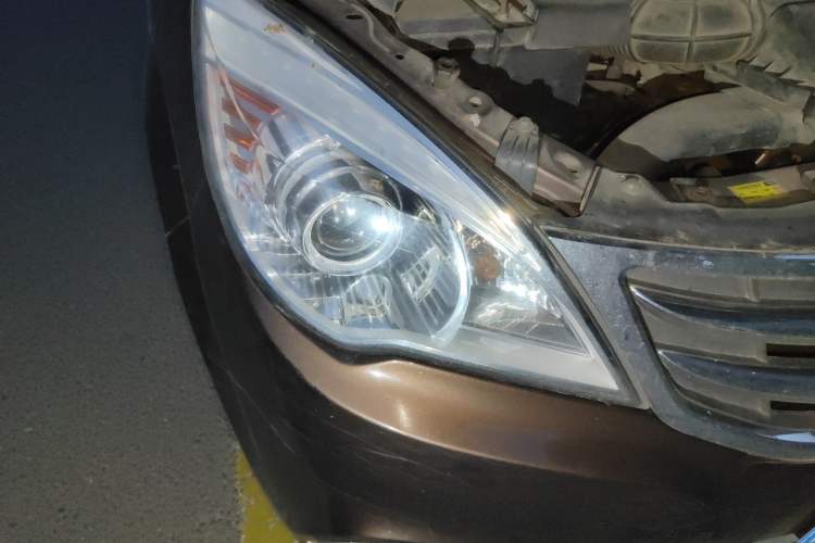 Used BAIC Weiwang M20 2014 1.5L Basic Version DAM15DL Right Front Headlight