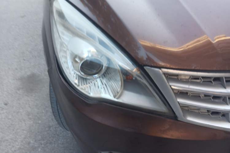 Used BAIC Weiwang M20 2014 1.5L Basic Version DAM15DL Right Front Headlight