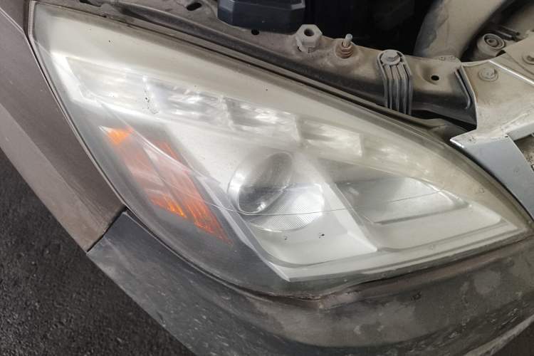 Used BAIC Weiwang M20 2014 1.5L practical type BJ415A Right Front Headlight