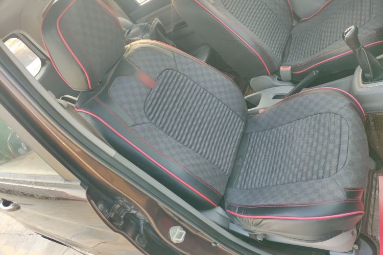 Used BAIC Weiwang M20 2014 1.5L Comfort Version BJ415B Right Front Seat