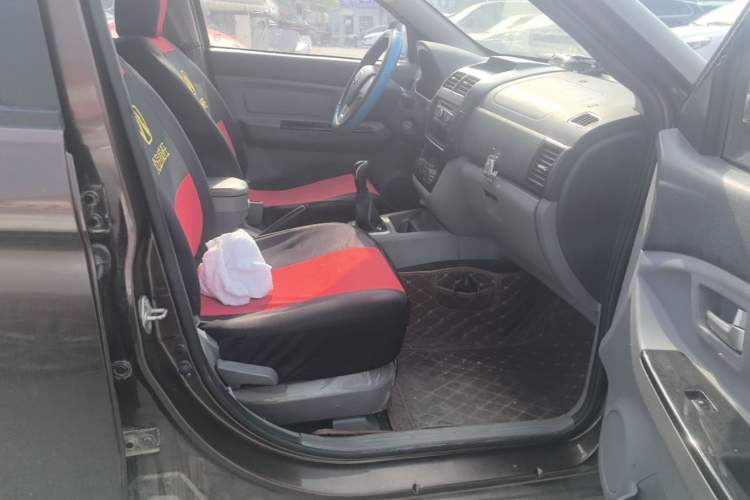Used BAIC Weiwang M20 2014 1.5L practical type BJ415A Right Front Seat