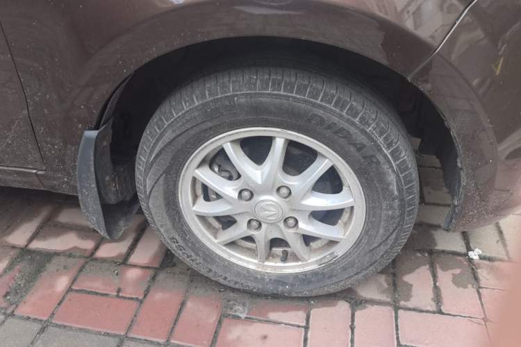 Used BAIC Weiwang M20 2014 1.5L practical type BJ415A Right Front Wheel Hub