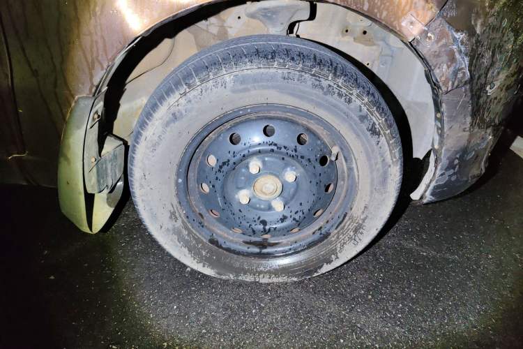 Used BAIC Weiwang M20 2014 1.5L practical type BJ415A Right Front Wheel Hub