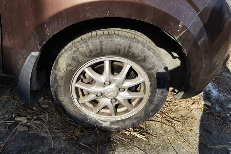 Used BAIC Weiwang M20 2014 1.5L Basic Version DAM15DL Right Front Wheel Hub