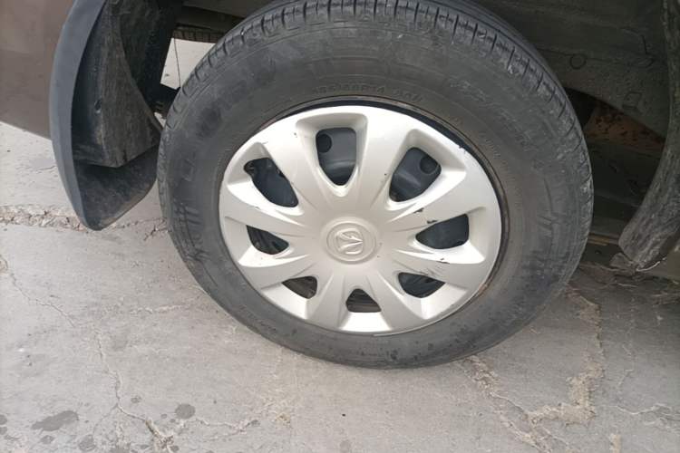 Used BAIC Weiwang M20 2014 1.5L Basic Version DAM15DL Right Rear Wheel Hub