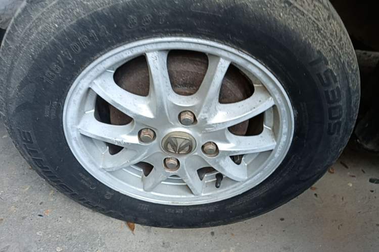 Used BAIC Weiwang M20 2014 1.5L practical type BJ415A Right Rear Wheel Hub