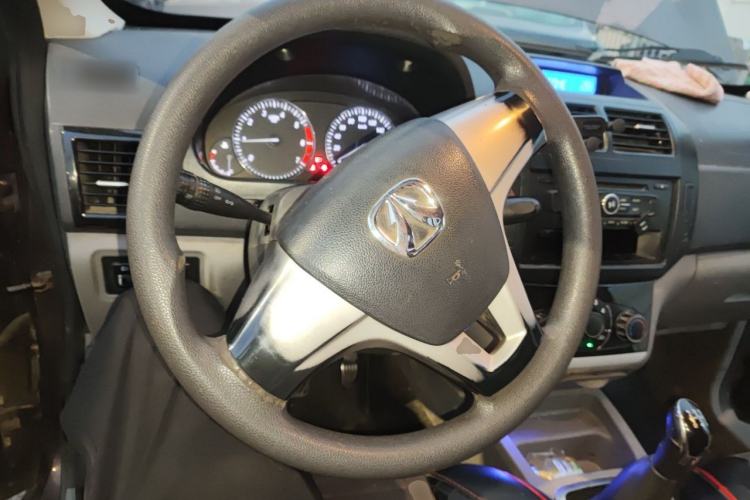 Used BAIC Weiwang M20 2014 1.5L practical type BJ415A Steering Wheel