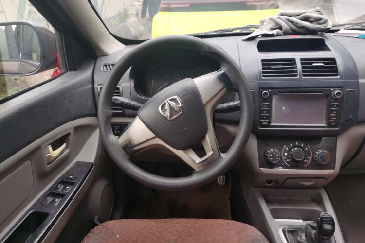 Used BAIC Weiwang M20 2014 1.5L Basic Version BJ415B Steering Wheel