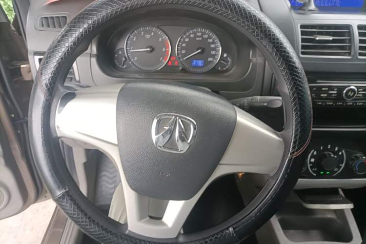 Used BAIC Weiwang M20 2014 1.5L Basic Version DAM15DL Steering Wheel