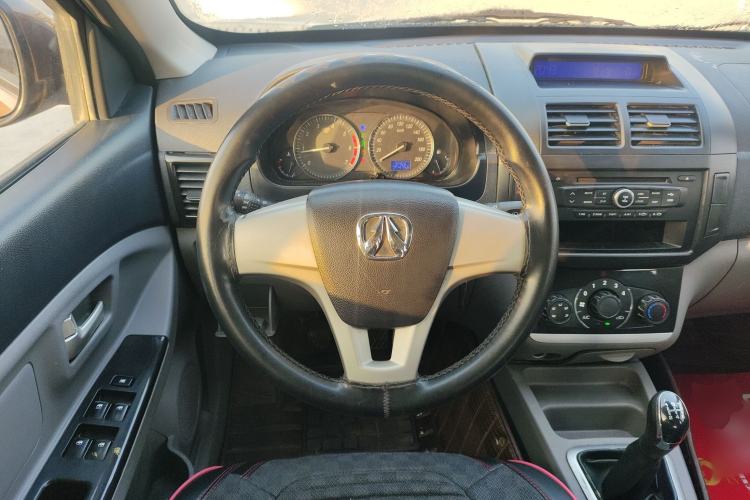 Used BAIC Weiwang M20 2014 1.5L Comfort Version BJ415B Steering Wheel