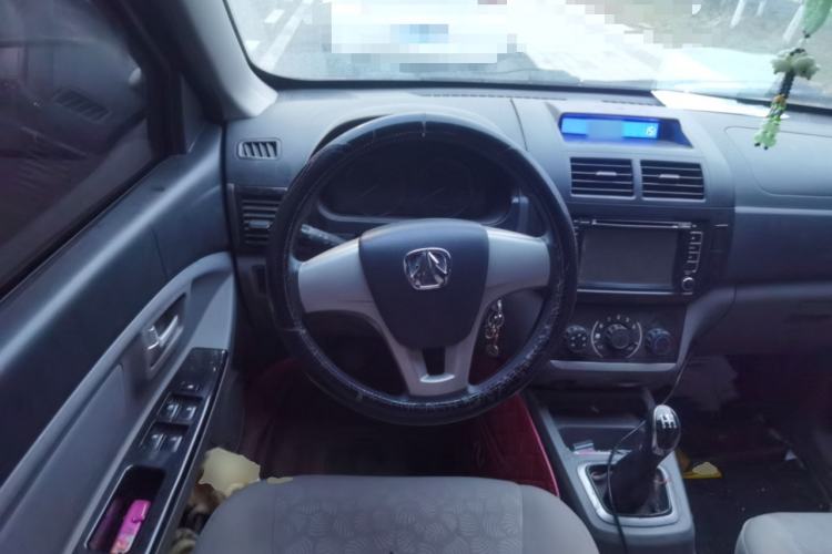 Used BAIC Weiwang M20 2014 1.5L practical type BJ415A Steering Wheel