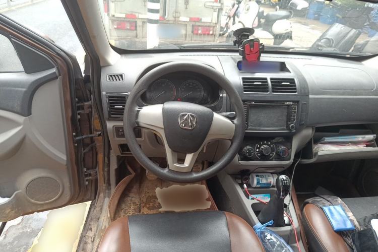 Used BAIC Weiwang M20 2014 1.5L practical type BJ415A Steering Wheel