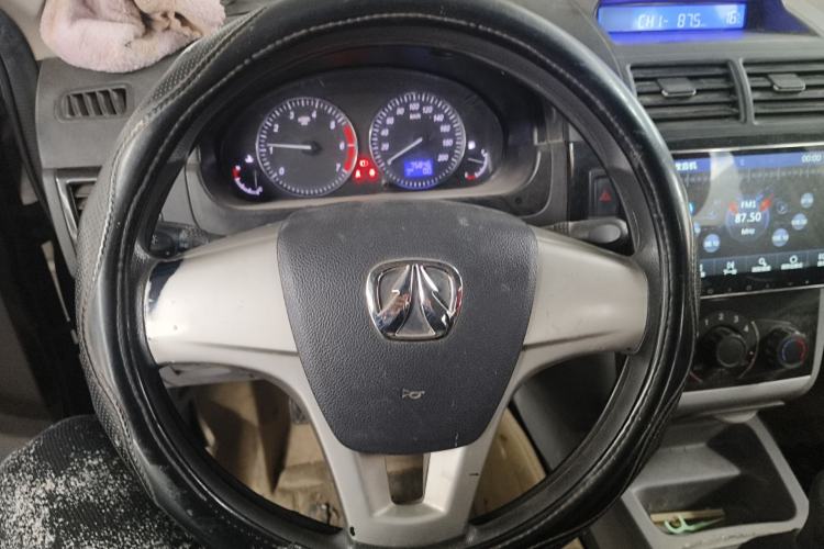 Used BAIC Weiwang M20 2014 1.5L practical type BJ415A Steering Wheel