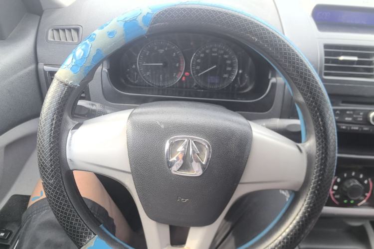 Used BAIC Weiwang M20 2014 1.5L practical type BJ415A Steering Wheel