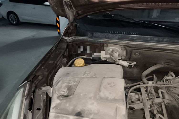 Used BAIC Weiwang M20 2014 1.5L practical type BJ415A Engine Bay Right