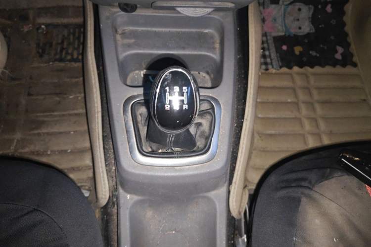 Used BAIC Weiwang M20 2014 1.5L practical type BJ415A Gear Lever
