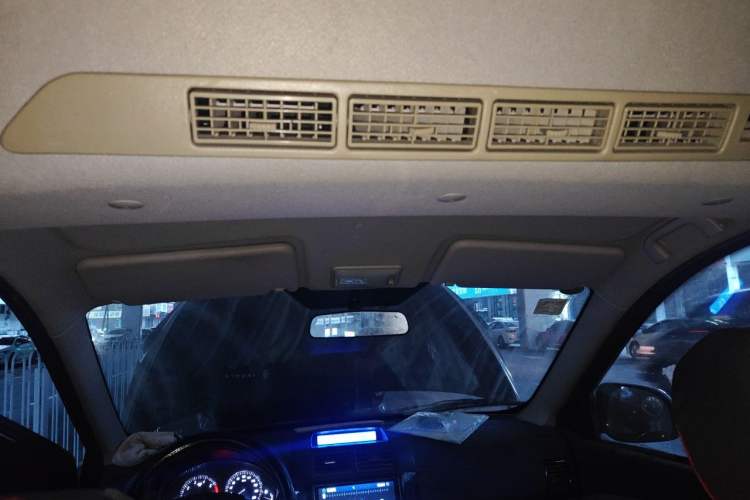 Used BAIC Weiwang M20 2014 1.5L practical type BJ415A Headliner