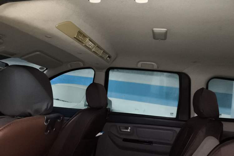 Used BAIC Weiwang M20 2014 1.5L practical type BJ415A Headliner