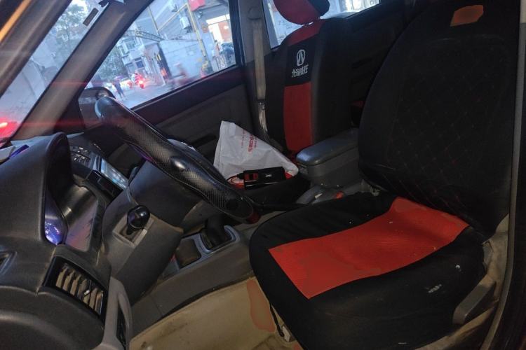 Used BAIC Weiwang M20 2014 1.5L practical type BJ415A Left Front Seat