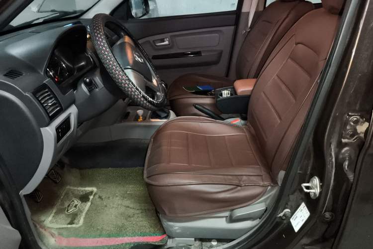 Used BAIC Weiwang M20 2014 1.5L practical type BJ415A Left Front Seat