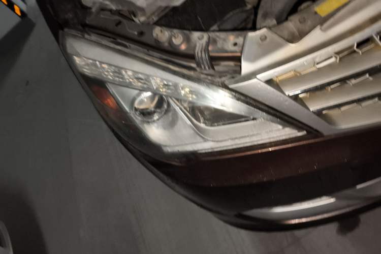 Used BAIC Weiwang M20 2014 1.5L practical type BJ415A Right Front Headlight