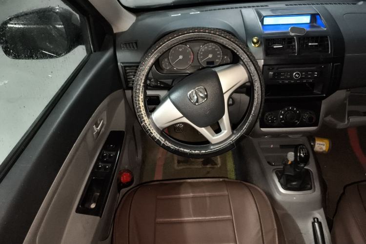 Used BAIC Weiwang M20 2014 1.5L practical type BJ415A Steering Wheel