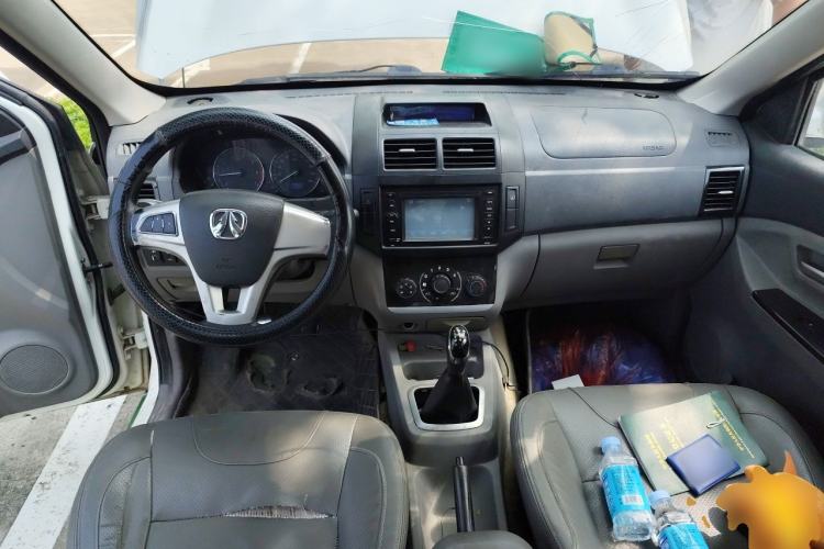 Used BAIC Weiwang M20 2014 1.5L Ultra-Luxury DAM15DL Center Console