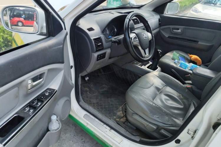 Used BAIC Weiwang M20 2014 1.5L Ultra-Luxury DAM15DL Driver Seat