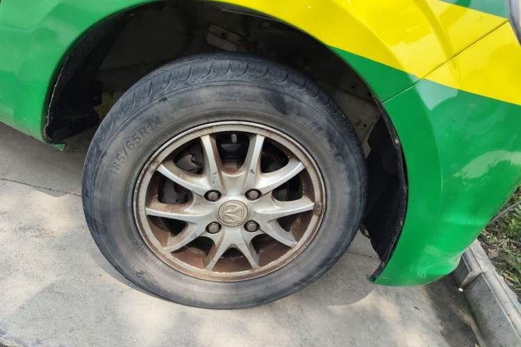 Used BAIC Weiwang M20 2014 1.5L Ultra-Luxury DAM15DL Right Front Wheel Hub