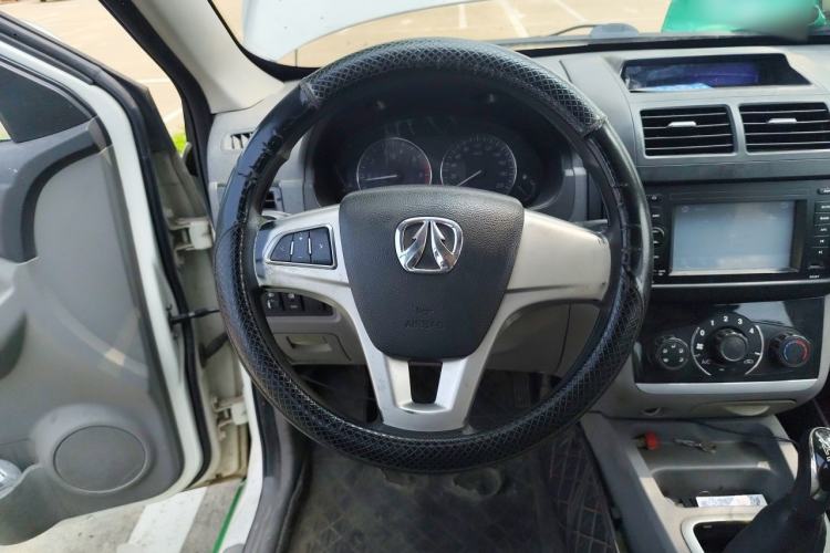Used BAIC Weiwang M20 2014 1.5L Ultra-Luxury DAM15DL Steering Wheel