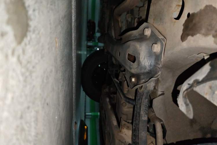 Used BAIC Weiwang M20 2014 1.5L Basic Version BJ415B Chassis Front Right