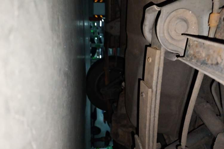 Used BAIC Weiwang M20 2014 1.5L Basic Version BJ415B Chassis Rear Left