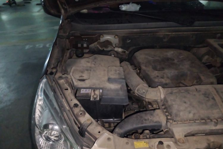 Used BAIC Weiwang M20 2014 1.5L Basic Version BJ415B Engine Bay Right