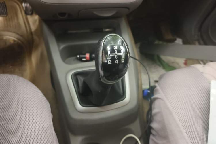 Used BAIC Weiwang M20 2014 1.5L practical type BJ415A Gear Lever