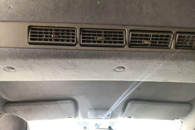 Used BAIC Weiwang M20 2014 1.5L practical type BJ415A Headliner