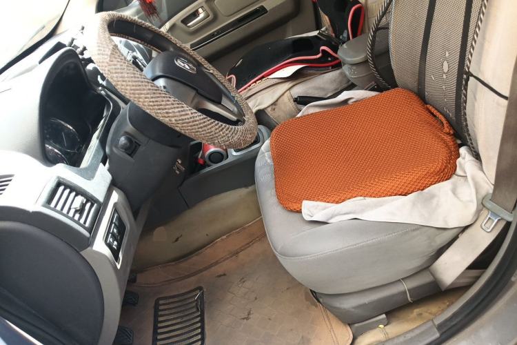 Used BAIC Weiwang M20 2014 1.5L practical type BJ415A Left Front Seat