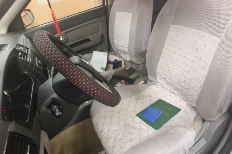 Used BAIC Weiwang M20 2014 1.5L practical type BJ415A Left Front Seat