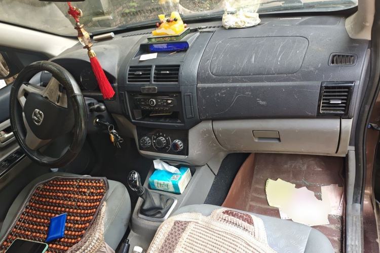 Used BAIC Weiwang M20 2014 1.5L practical type BJ415A Center Console