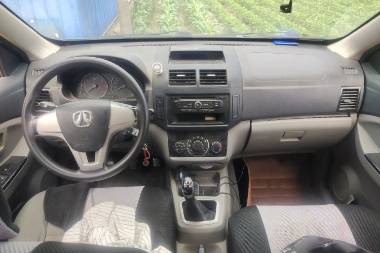 Used BAIC Weiwang M20 2014 1.5L practical type BJ415A Center Console