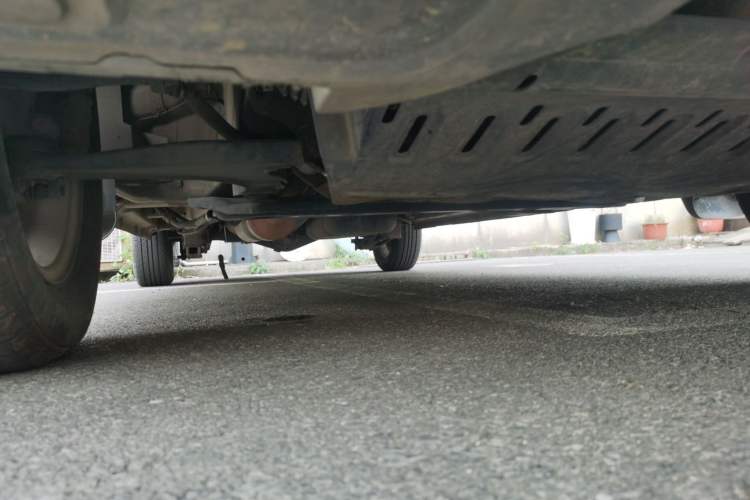 Used BAIC Weiwang M20 2014 1.5L Ultra-Luxury BJ415B Chassis Front Right