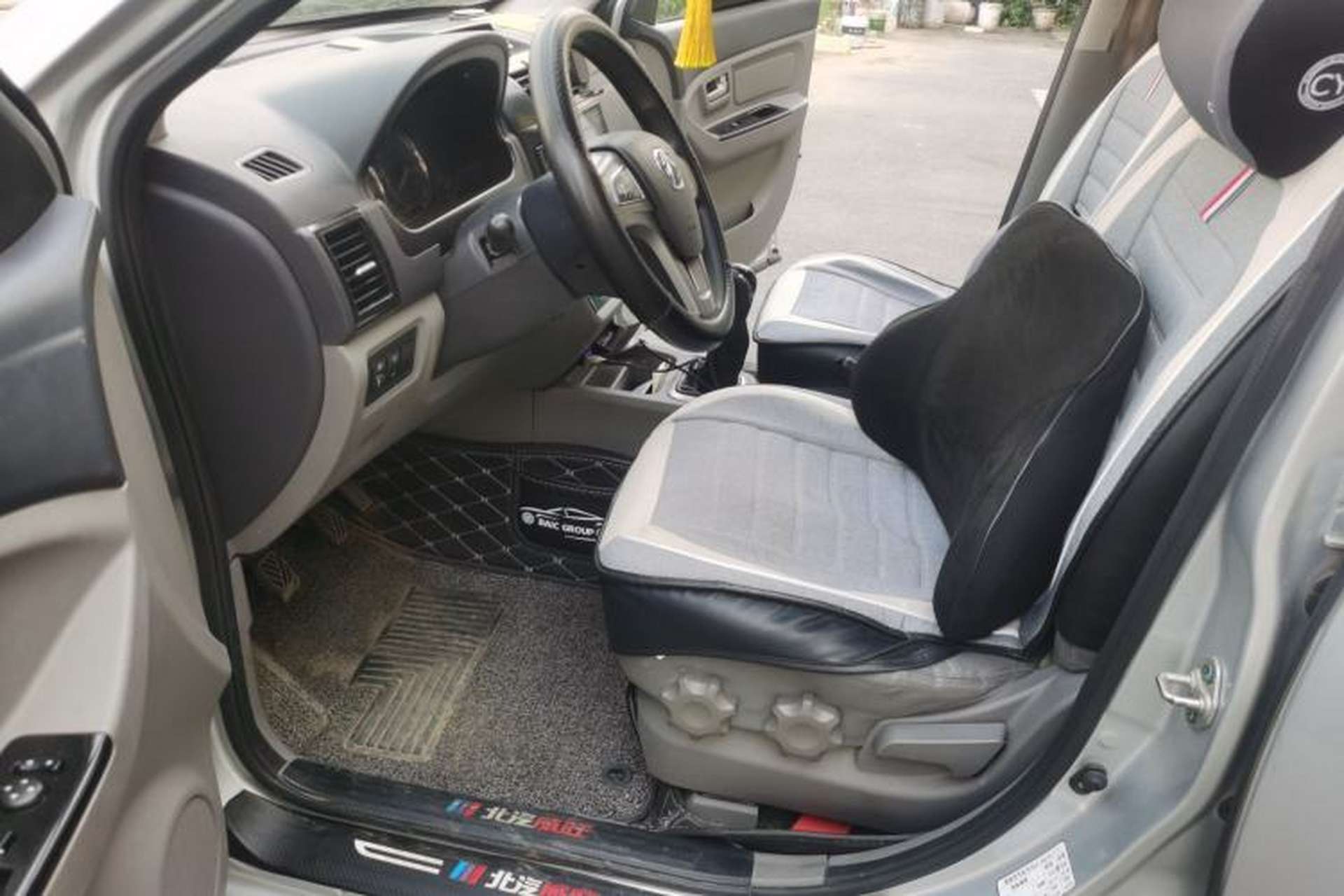 Used BAIC Weiwang M20 2014 1.5L Ultra-Luxury BJ415B Driver Seat