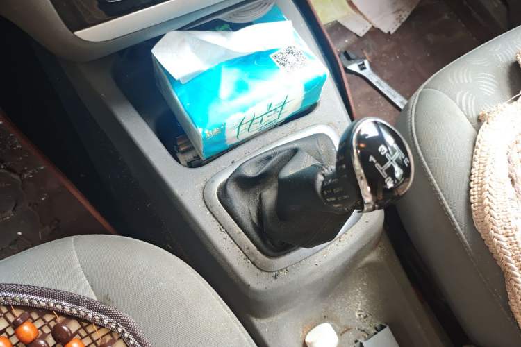 Used BAIC Weiwang M20 2014 1.5L practical type BJ415A Gear Lever