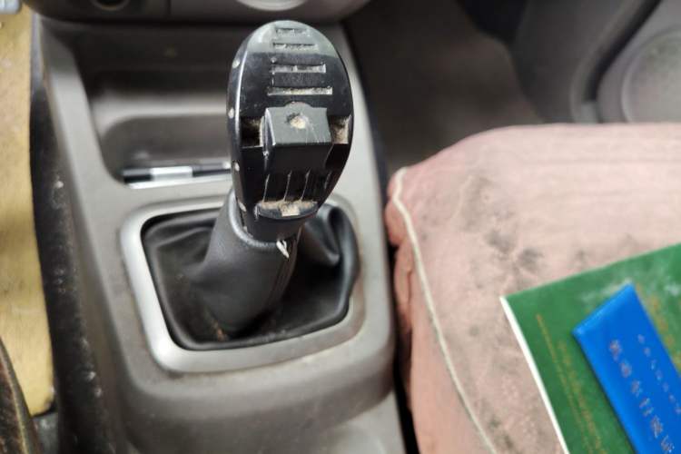 Used BAIC Weiwang M20 2014 1.5L Basic Version BJ415B Gear Lever