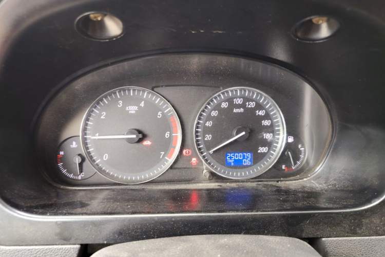 Used BAIC Weiwang M20 2014 1.5L Basic Version BJ415B Instrument Cluster