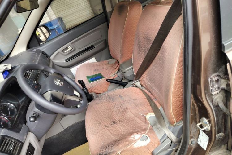 Used BAIC Weiwang M20 2014 1.5L Basic Version BJ415B Left Front Seat