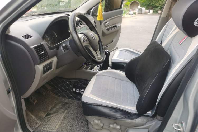 Used BAIC Weiwang M20 2014 1.5L Ultra-Luxury BJ415B Left Front Seat