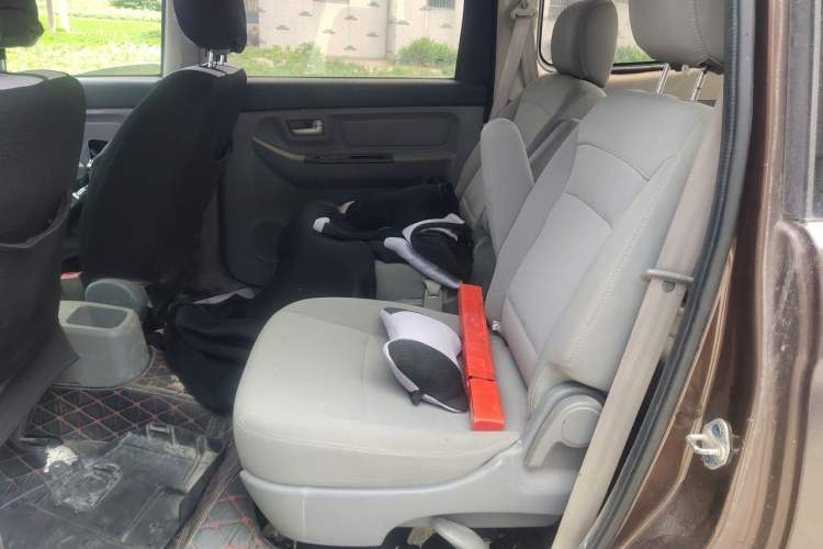 Used BAIC Weiwang M20 2014 1.5L practical type BJ415A Left Rear Seat