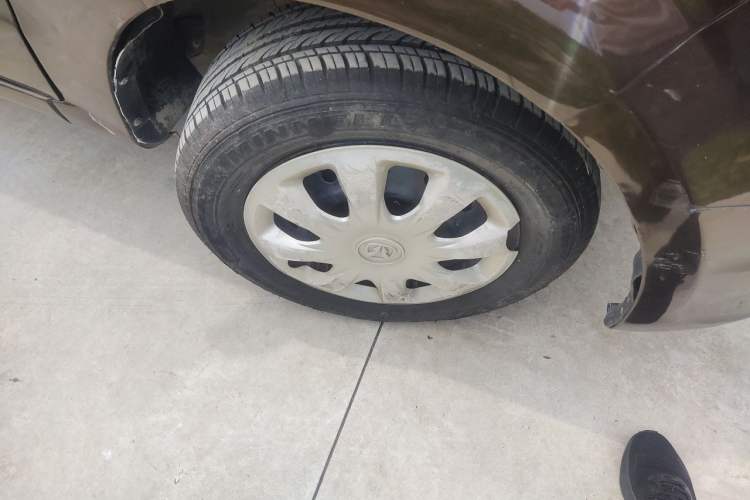 Used BAIC Weiwang M20 2014 1.5L practical type BJ415A Right Front Wheel Hub